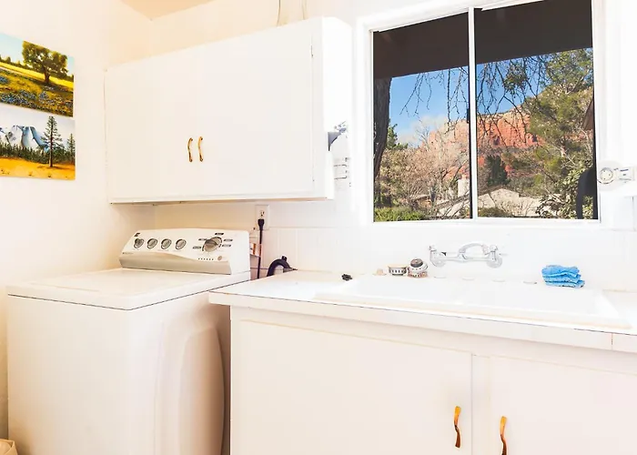 Holiday home Myrinn- Classic Beauty With Firepit And Red Rock Views